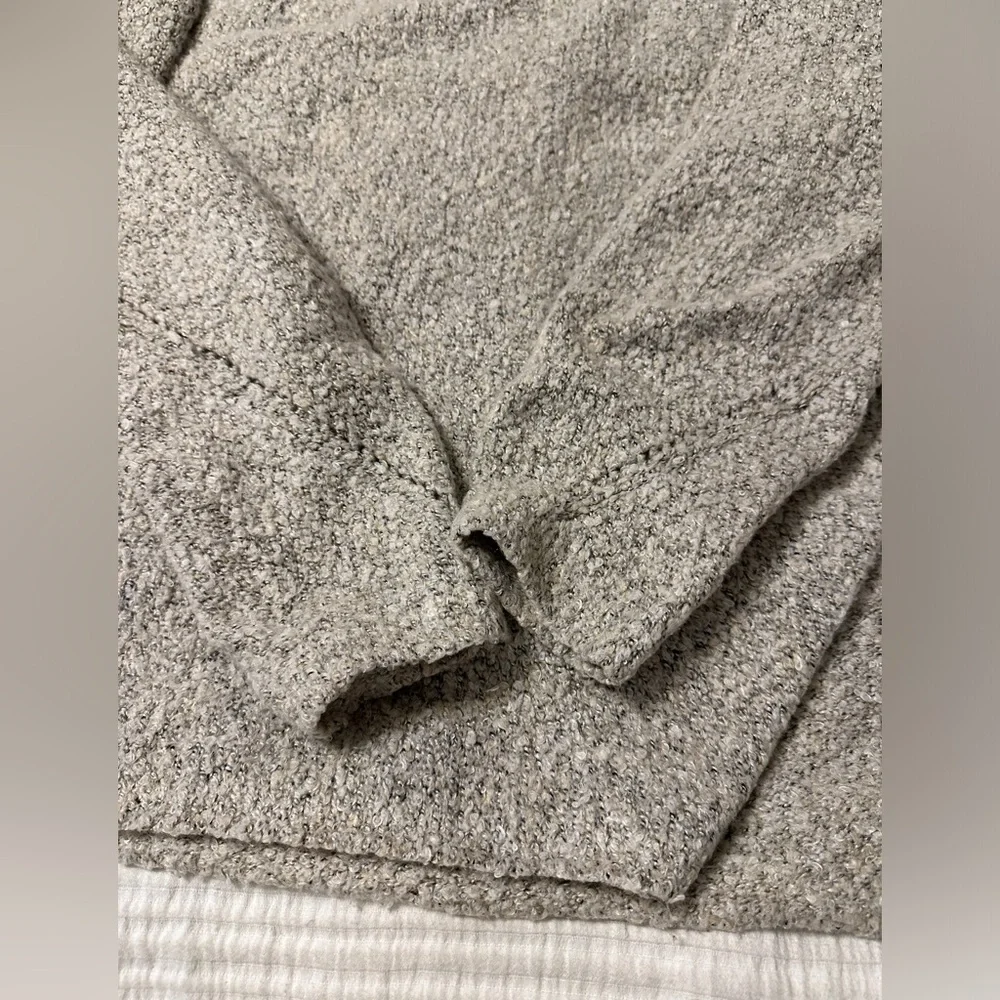 Urban Outfitters Rosie Cozy V-Neck Pullover - Size L